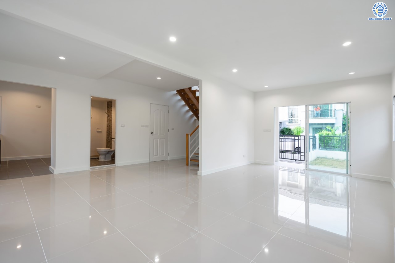 บ้านมือสองตกแต่งใหม่ ม.พฤกษาวิลเลจ10 บางใหญ่ เนื้อที่ 58.6 ตร.ว. ตอบโจทย์ทุกการอยู่อาศัย ฟังก์ชัน 3 ห้องนอน 2 ห้องน้ำ 1 ที่จอดรถ บรรยากาศเป็นส่วนตัว บนทำเลศักยภาพ เชื่อมต่อถนนกาญจนาภิเษก ใกล้เซ็นทรัลเวสต์เกต ทางด่วน "ศรีรัช" และรถไฟฟ้า "สถานีตลาดบางใหญ่"